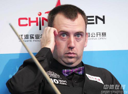 Defending champion Williams floored by Cope