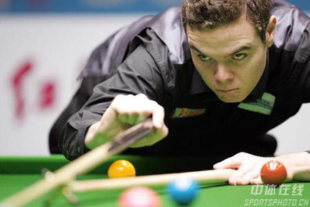 Defending champion Williams floored by Cope