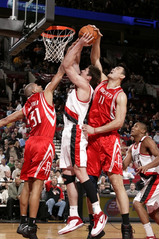 Rockets edge Trail Blazers 99-95 for 50th win