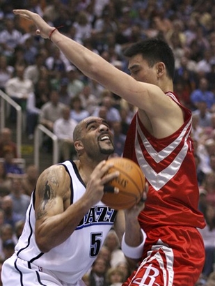 Rockets lose to Jazz 67-81 in Game 3