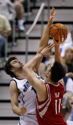 Rockets lose to Jazz 67-81 in Game 3