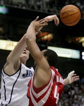 Rockets lose to Jazz 67-81 in Game 3
