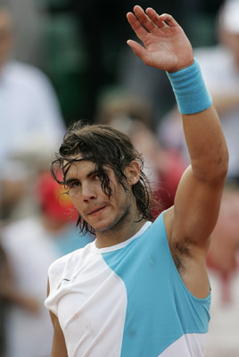 Spain ace advances at French Open