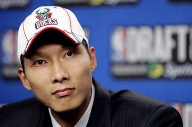 Bucks: Yi's group warned of taking him in draft
