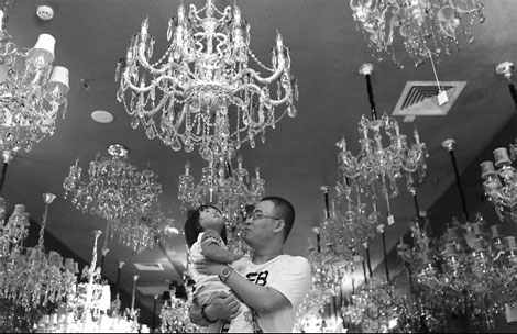 Guangdong Special: 76-floor 'King of Lighting' to shine over Guzhen