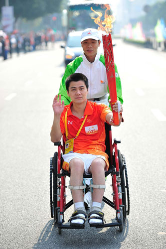 Asiad torch relay continues in Jiangmen