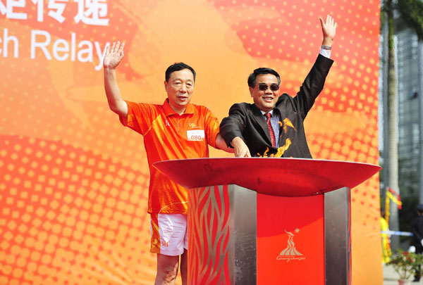 Asiad torch relay continues in Jiangmen