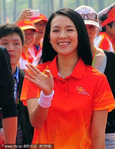 Zhang Ziyi in torch relay