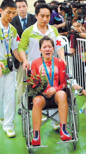 Wheel crashes leave silver medalist in wheel