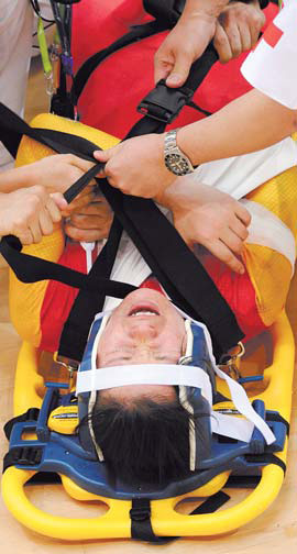 Wheel crashes leave silver medalist in wheel