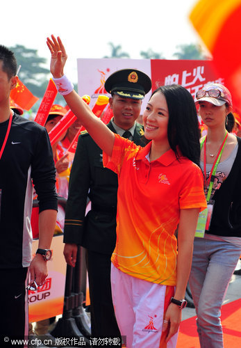 Zhang Ziyi in torch relay