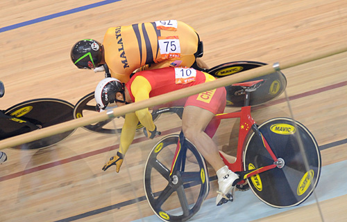 Another cycle crash mars Asiad men's keirin final