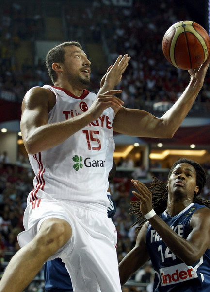 Turkey and Slovenia power into quarter-finals