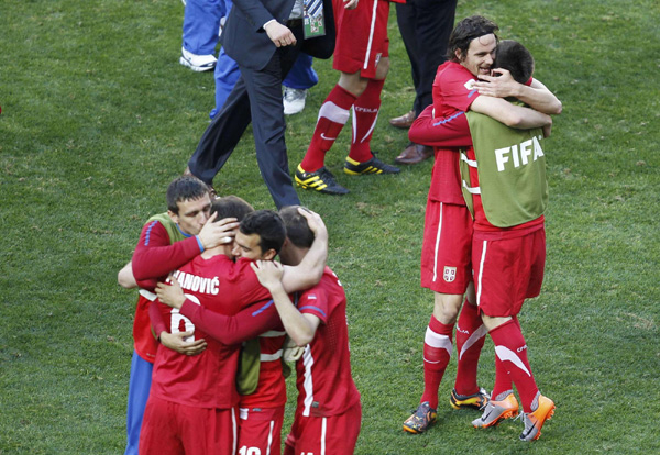 Serbia beats 10-man Germany 1-0 at World Cup