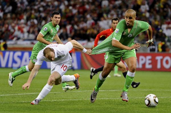 Algeria holds England to a 0-0 draw