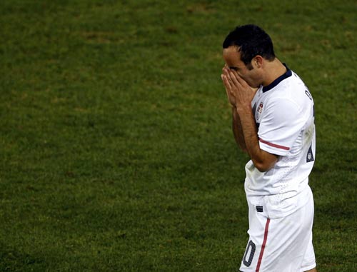 England, US squeeze into second round