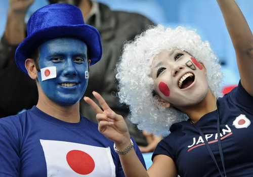 Farewell, well-dressed Japanese fans