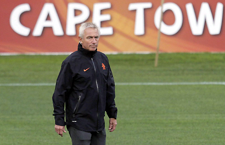 Van Marwijk wants Uruguay's passion in Dutch team
