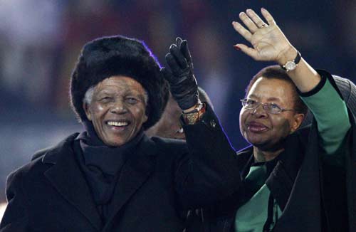 Mandela wows fans ahead of World Cup final