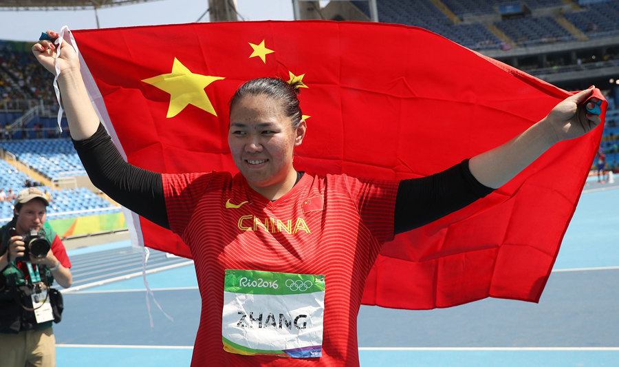 Zhang Wenxiu wins hammer throw silver