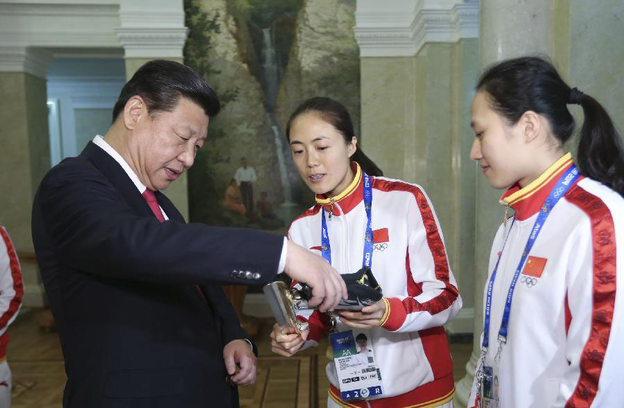 President Xi meets Chinese athletes in Sochi
