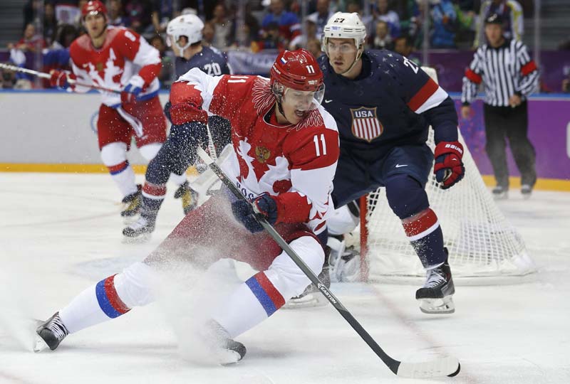US beats Russia in clash of ice hockey titans