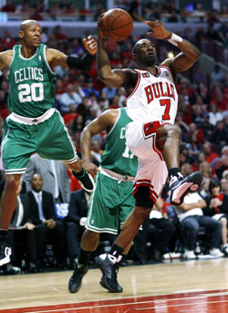 Gordon, Bulls beat Celtics 121-118 in 2 OT