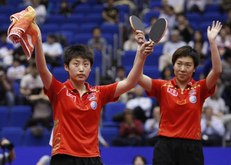 Chinese win golds in table tennis worlds