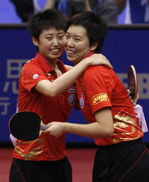 Chinese win golds in table tennis worlds