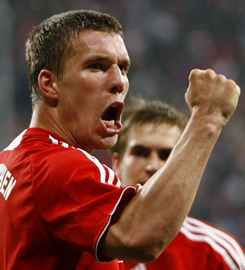 Wolfsburg match Bayern to stay ahead in knife-edge race