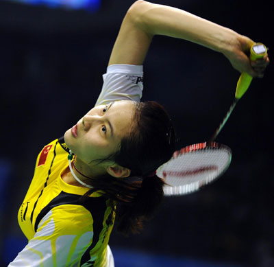 National shuttlers commemorate 5.12 on Sudirman court