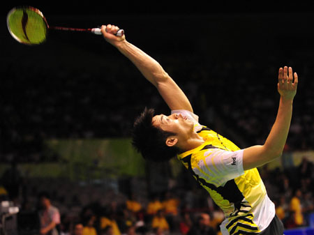 National shuttlers commemorate 5.12 on Sudirman court