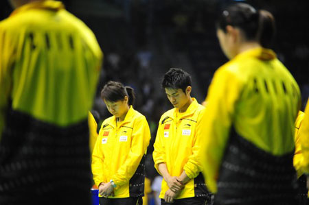 National shuttlers commemorate 5.12 on Sudirman court