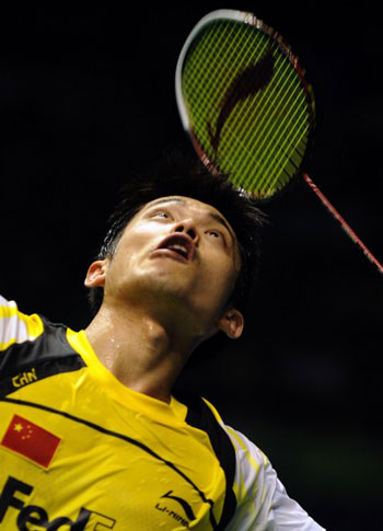 National shuttlers commemorate 5.12 on Sudirman court