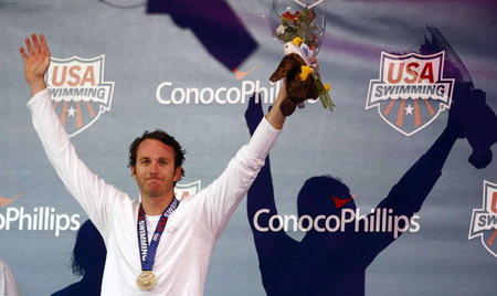 US Peirsol breaks 200m backstroke world record