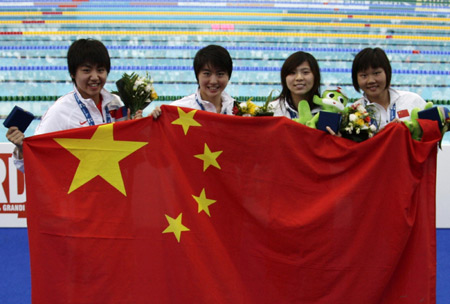 China win women's medley relay in world record