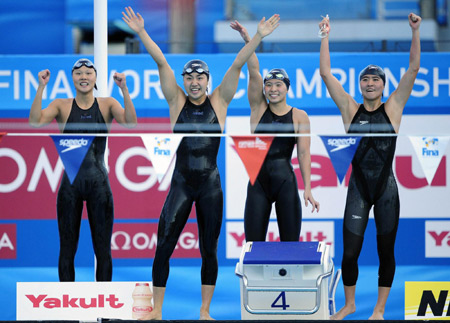 China win women's medley relay in world record