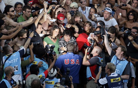 Phelps closes Worlds with 5 golds