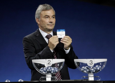Soccer-Barc face Inter, Real play Milan in Champions League