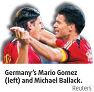 Gomez hands Germany injury worry, Oezil to start