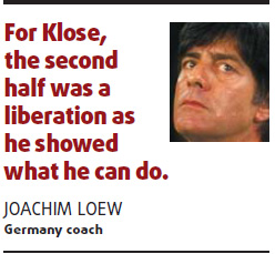 Loew praises strikers, slams performance