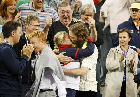 Clijsters crowns comeback with US Open title