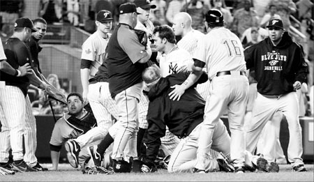 Yankees, Blue Jays in wild brawl