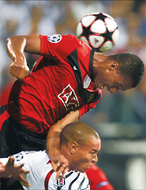 United's win overshadowed by lazer row
