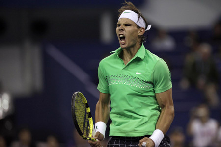 Nadal through in Shanghai, Del Potro retires