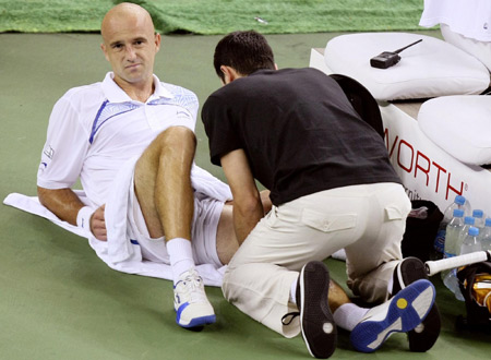 Ljubicic quits to let Nadal through in Shanghai