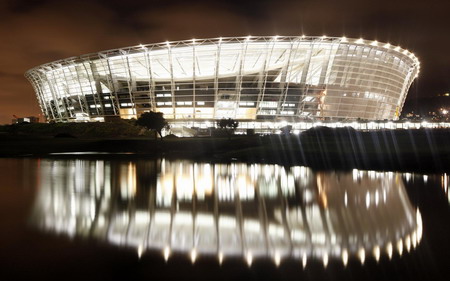 Green Point stadium tests lighting