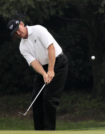 'Lefty' shines in Shanghai golf tournament