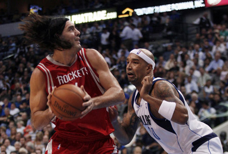 Mavs dig out of early hole to blast Rockets 121-103
