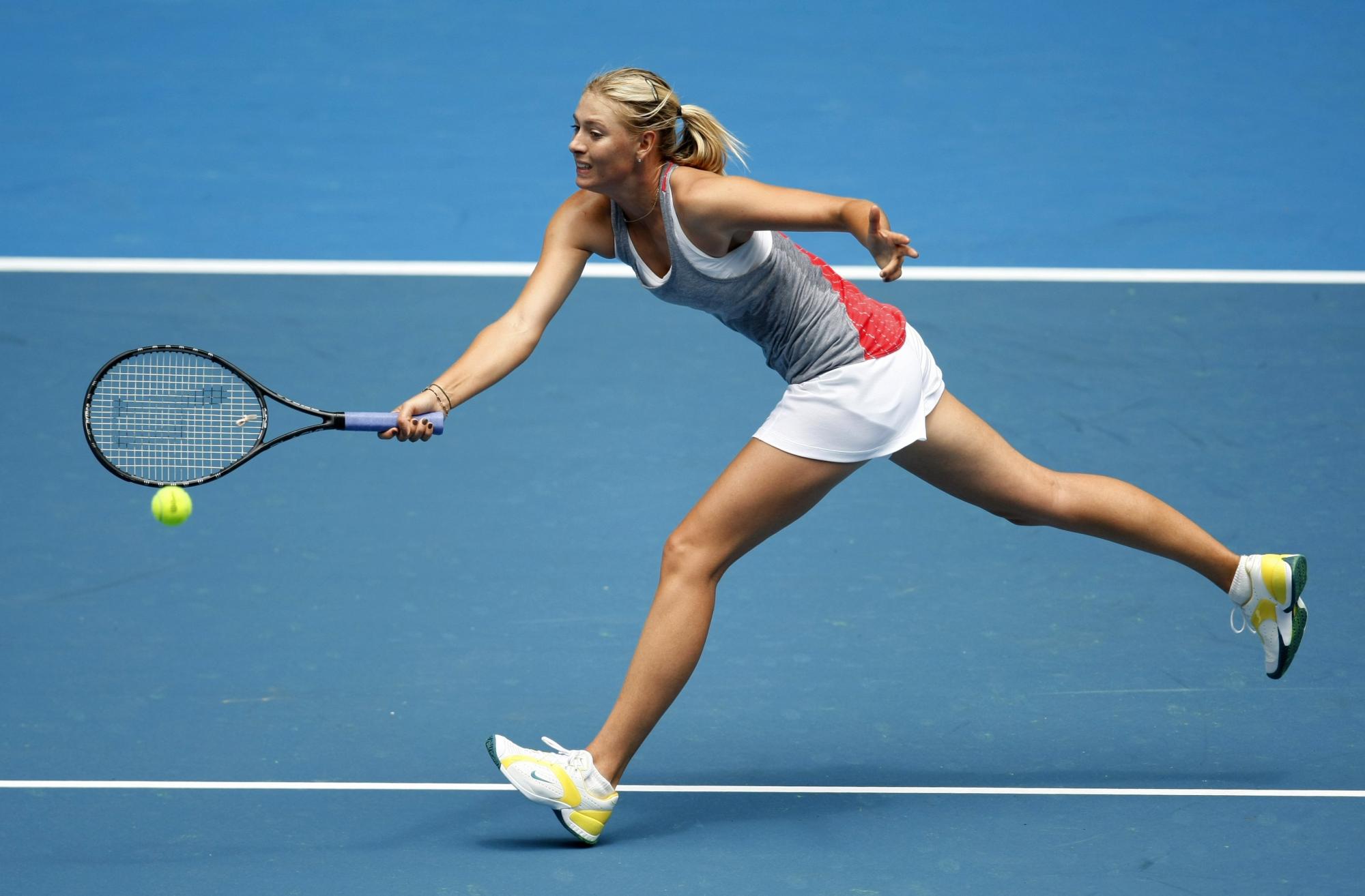 Sharapova's training session at Melbourne Park